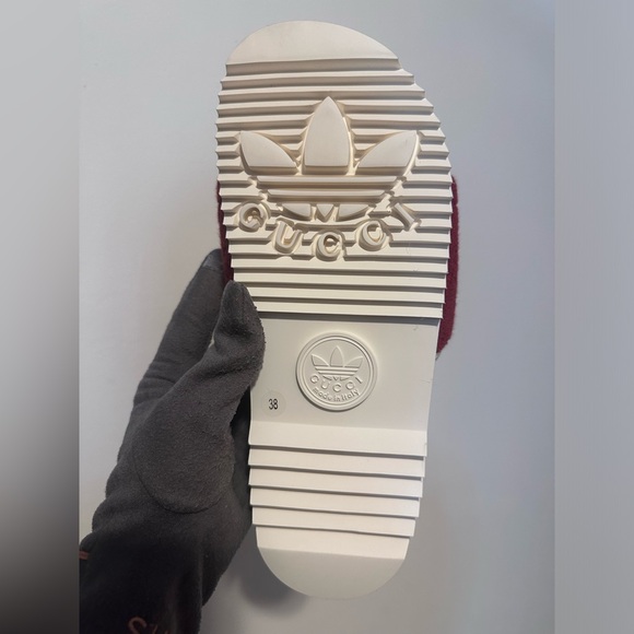 AUTHENTIC GUCCI x ADIDAS SLIDE - Picture 7 of 10